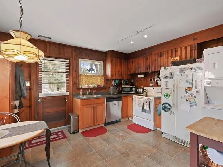 106 Pine Blvd — Photo 12