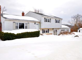 160 Meadowlark Dr, Waterbury, CT 06708