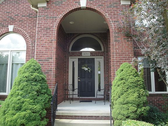 3rd image of 56705 Edgewood Dr