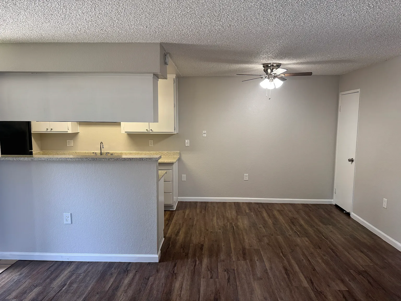 5920 Van Alstine Ave — Photo 2
