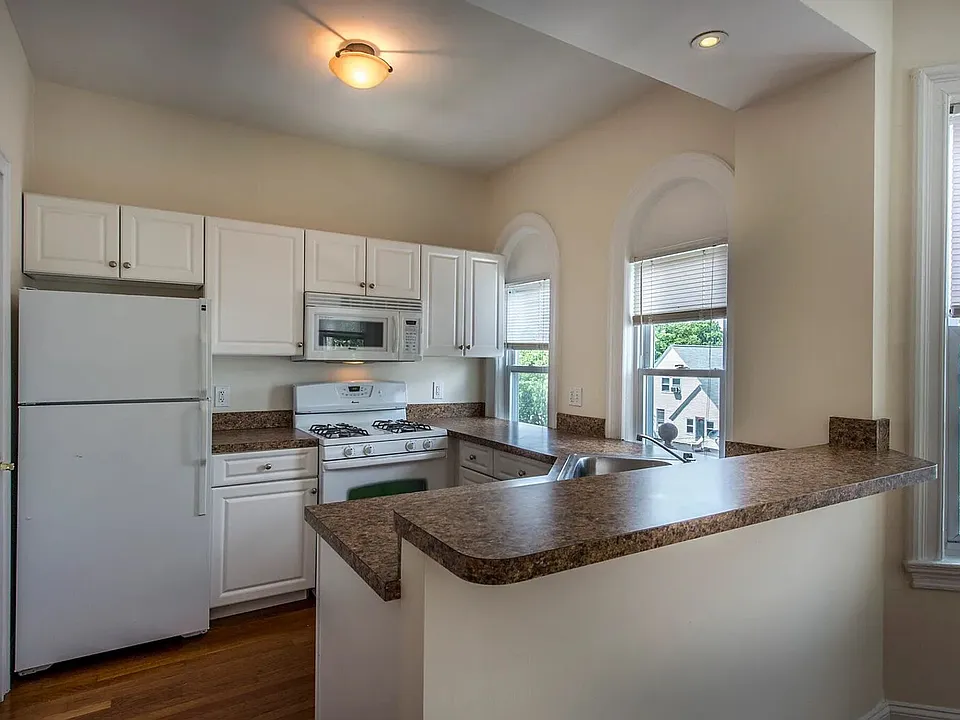51 Ashford St #5