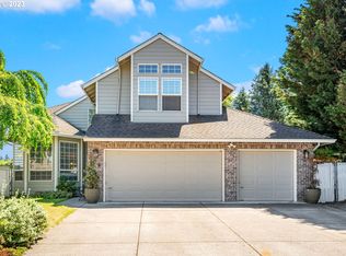 736 SW 27th Way, Troutdale, OR 97060