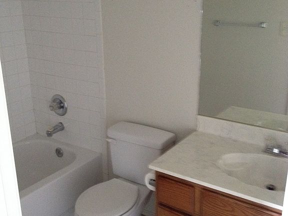 5th image of 3409 Barcelona Dr APT B