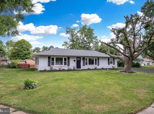 3 Meadow Ln, Newark, DE 19713