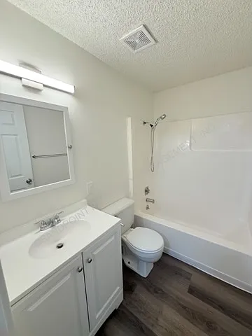 1315 Hickory St #9 — Photo 23