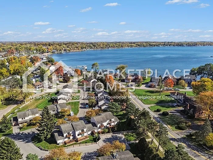 2 bed, 1.5 bath, 1210 sqft, $2,300 — Photo 3