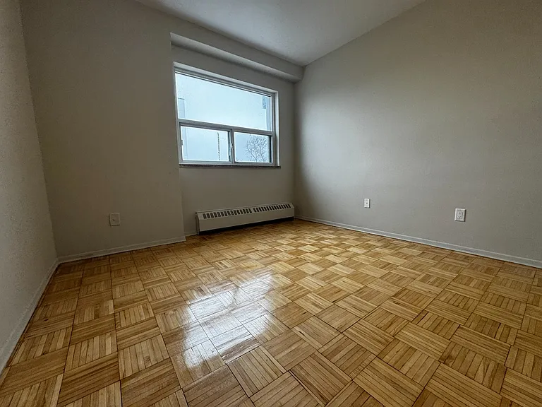 898 Jane St — Photo 14