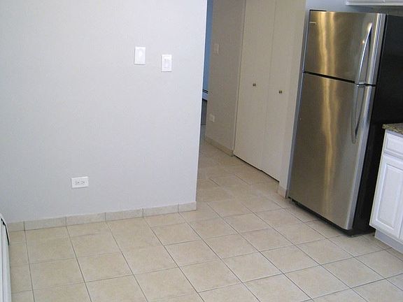 4th image of 920 S McKinley Ave APT 2A