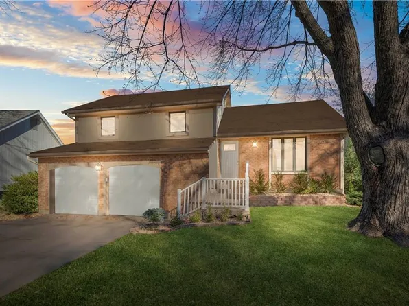1824 E Mohawk Dr, Olathe, KS 66062