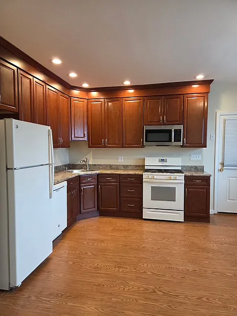 Building Photo - 26 Fairfield Ave #1
