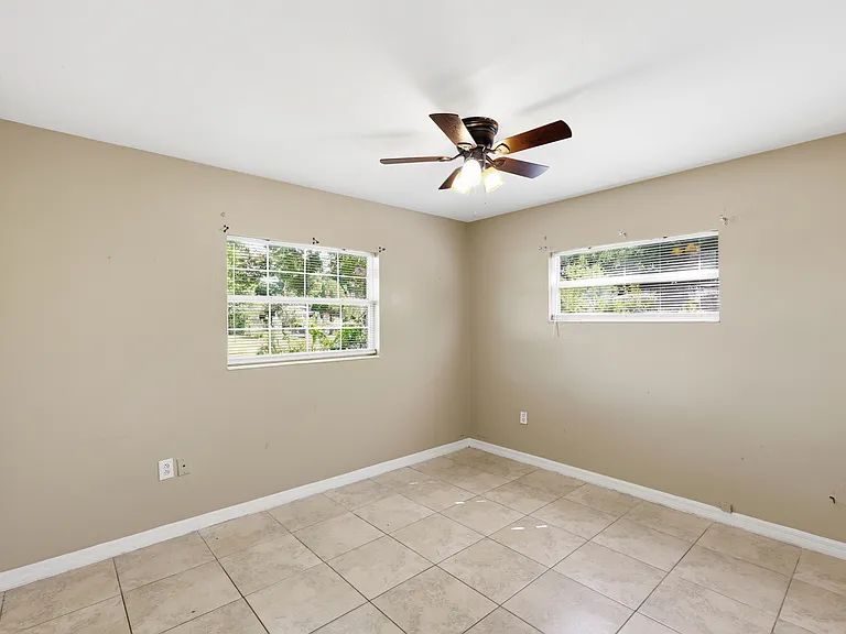 1107 Jamela Dr — Photo 9