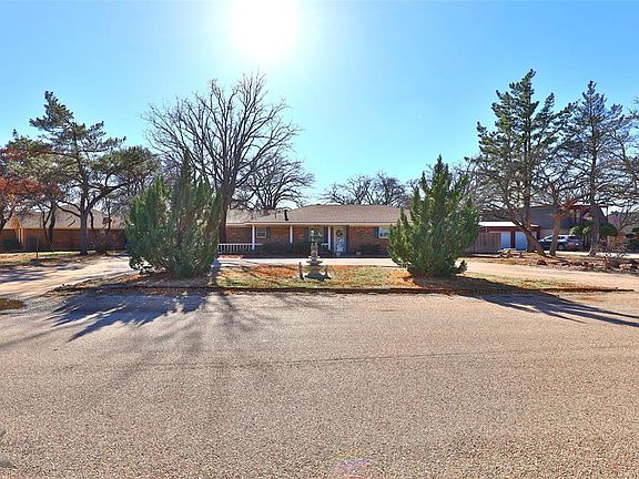 4th image of 1742 Castle Dr