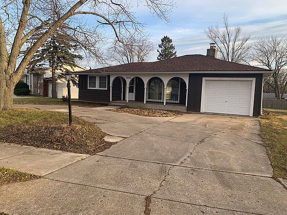 2nd image of 3026 W Larchmont Ln