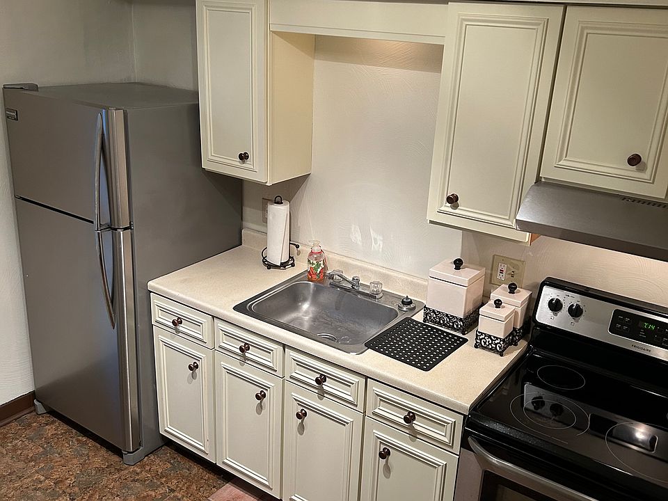 1st image of 109 Capital Ave APT 2
