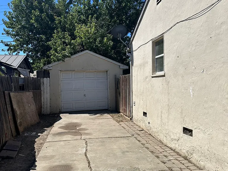 5206 & 5208 Thurman Way #5208 — Photo 11