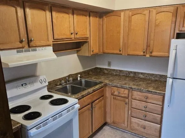 3907 Springhill Rd, Saint Matthews, KY 40207