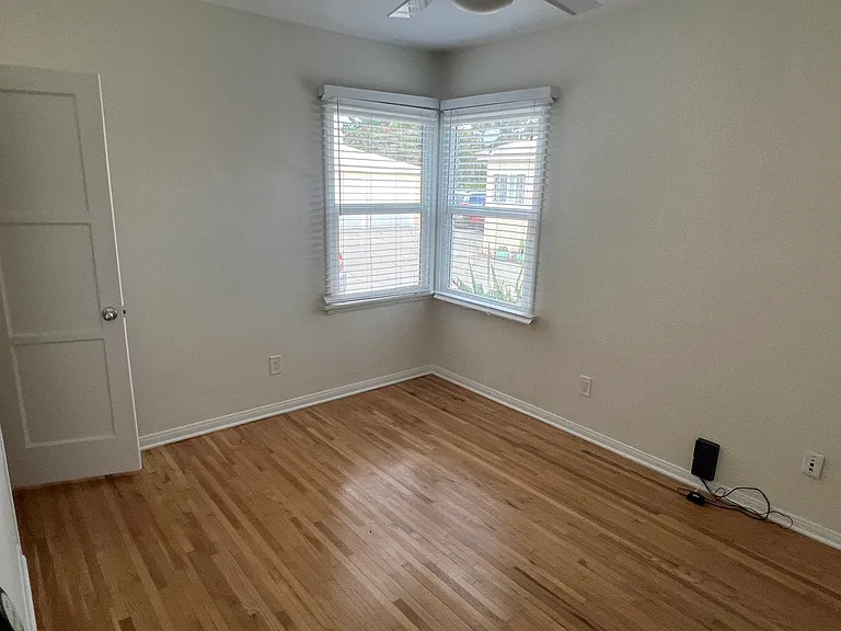 3949 Tilden Ave — Photo 16