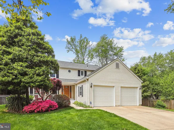 8529 Minerva Ct, Vienna, VA 22182