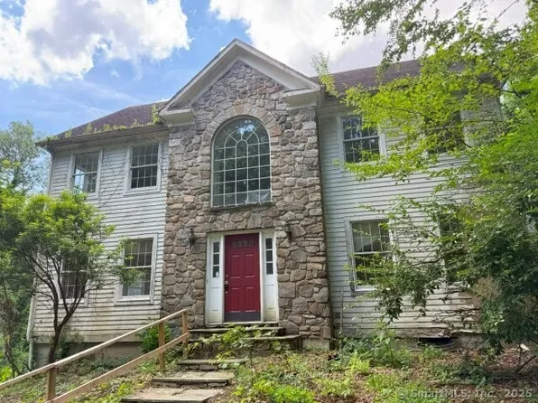 173 Railtree Hill Road, Woodbury, CT 06798