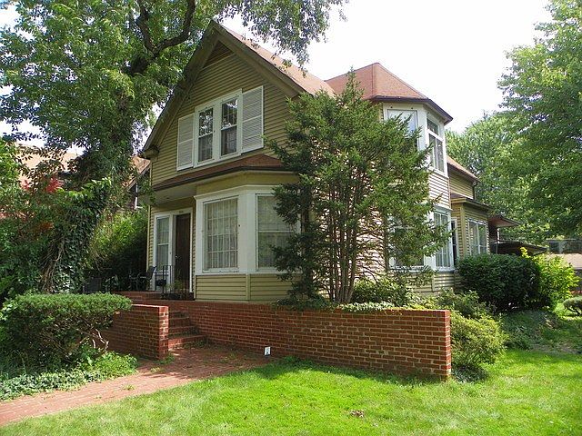 1st image of 9841 S Longwood Dr