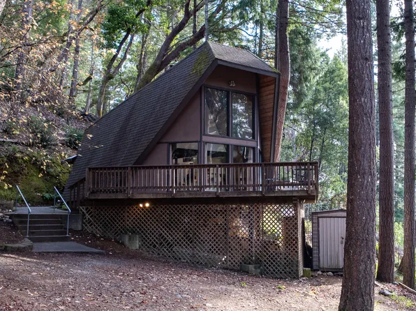 743 Forest View Dr, Willow Creek, CA 95573