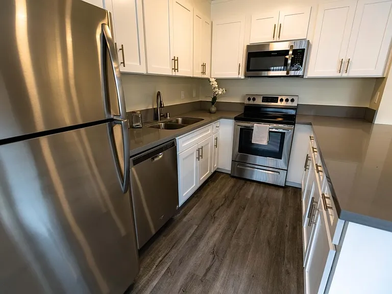 7244 Hillside Ave — Photo 6