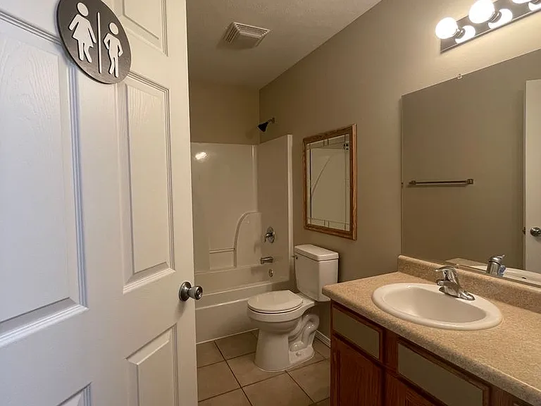 4442 W Normal St — Photo 24