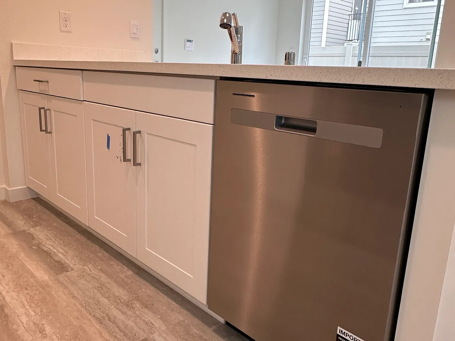 3 bed, 1296 sqft, $3,000 — Photo 3