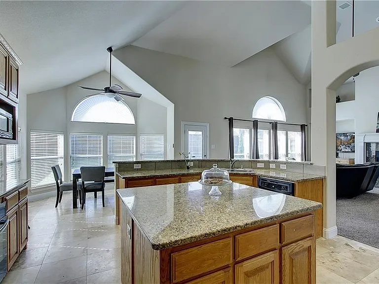 6917 Shady View Ct — Photo 3