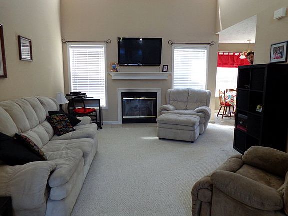 5th image of 820 Aster Ct