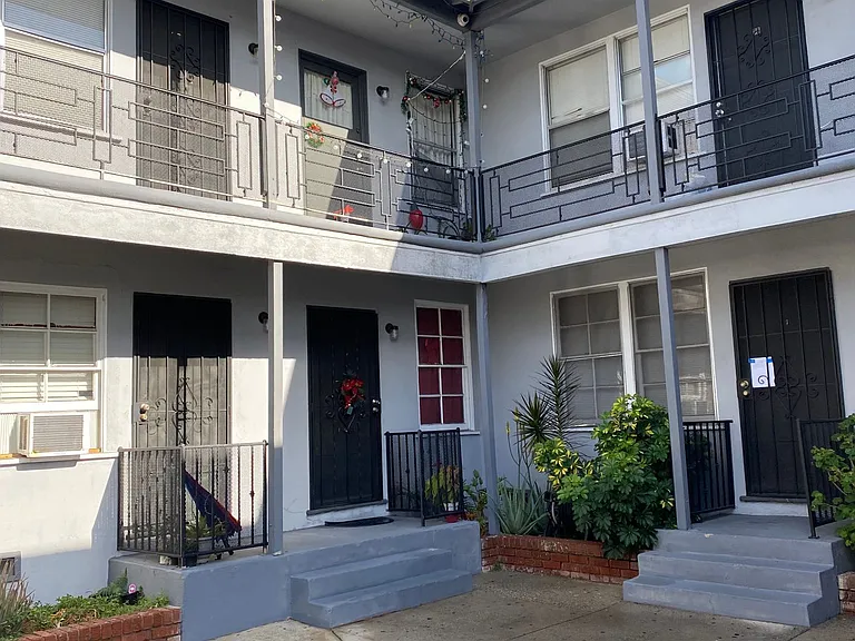 2723 San Marino St #12A — Photo 9