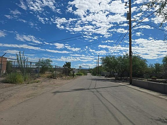 4th image of 810 W 24th St