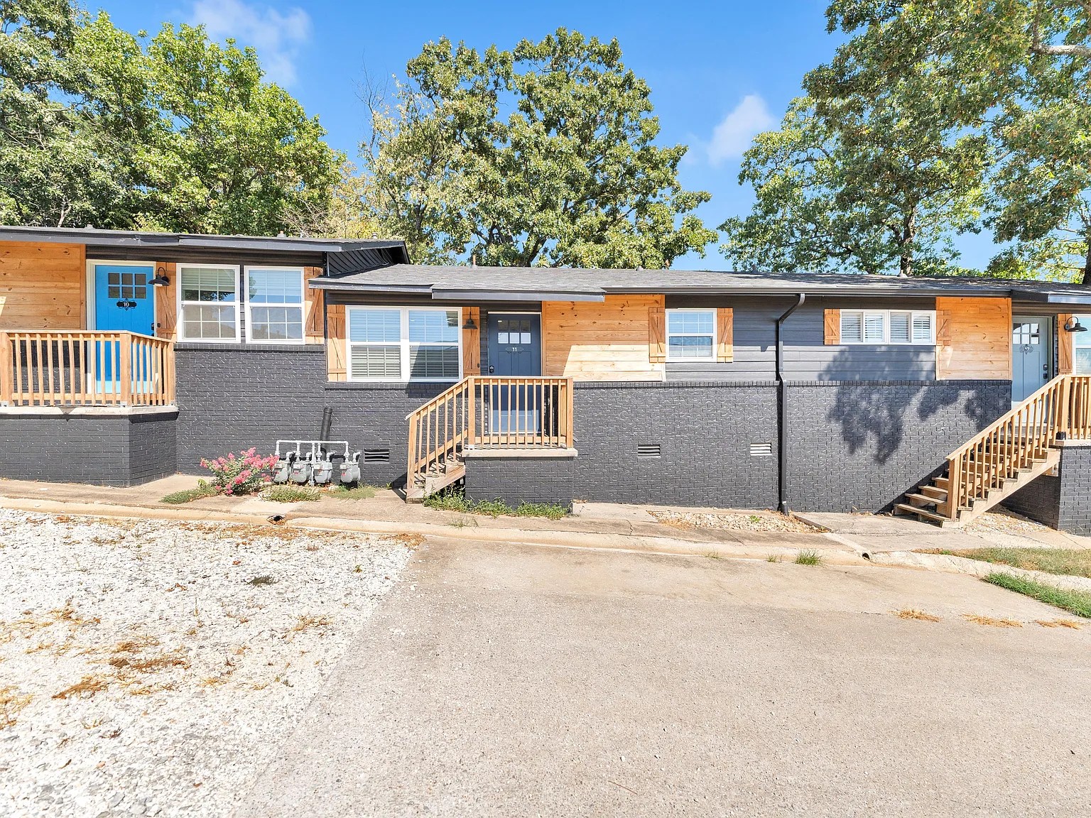 1840 W Kaywood Ln — Photo 1