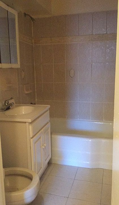 2nd image of 222 Lenox Rd APT 5G