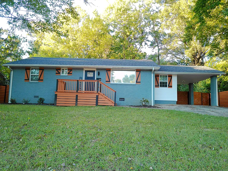 529 W Acadia Ave — Photo 1