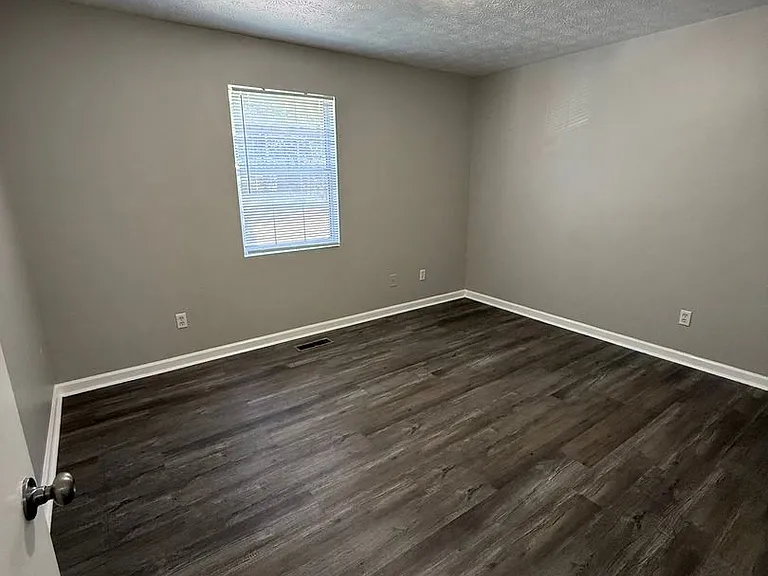 300 S David Ln — Photo 8