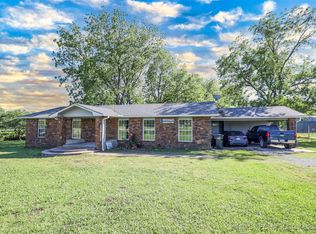 8845 Chestnut Rd, Henryetta, OK 74437