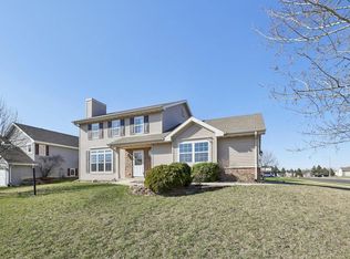 147 Marcie Dr, Brooklyn, WI 53521