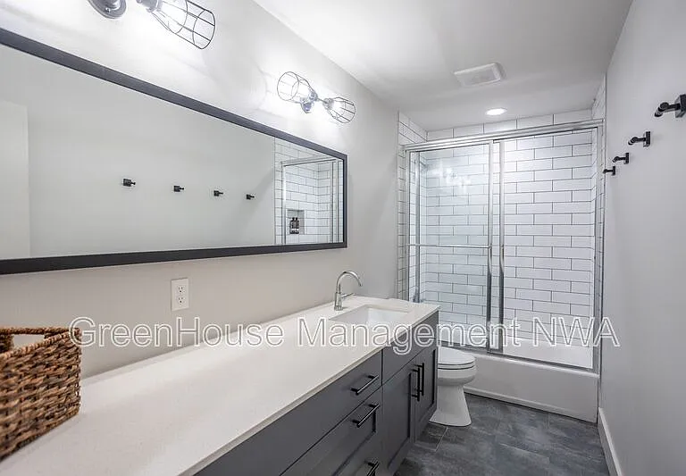 808 S Locust Ave #808LOC — Photo 24