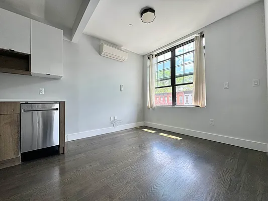 Rented by Pear NYC LLC | media 7