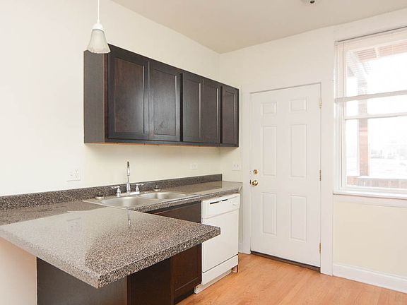4th image of 4732 N Whipple St APT 3A