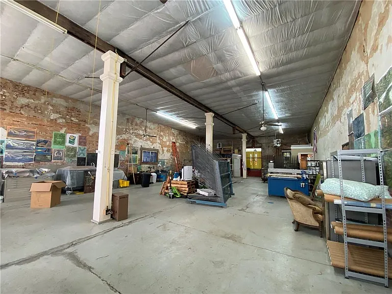 202 N Commerce St — Photo 10