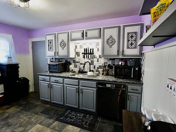 2nd image of 1417 Bonnie Brae Street