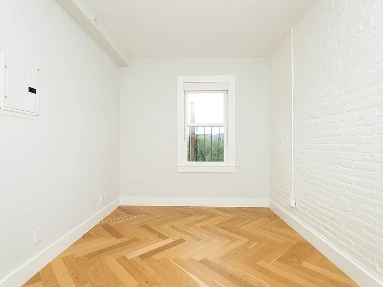 469 Massachusetts Ave #8 — Photo 2