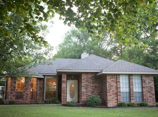 531 Clinton Ln, Midlothian, TX 76065