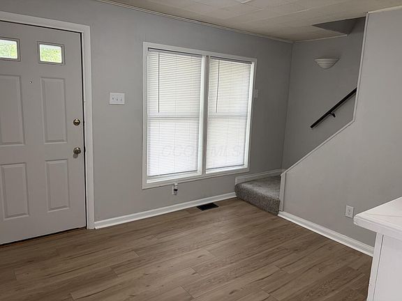 3rd image of 997 Leona Ave