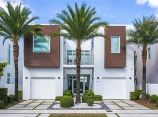 10501 NW 68th Ter, Doral, FL 33178