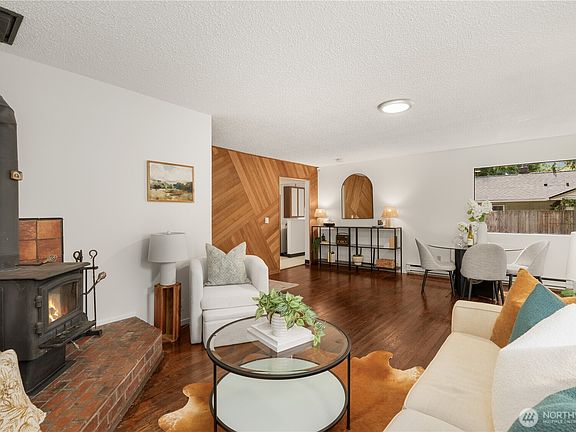 4th image of 13718 27th Ave NE