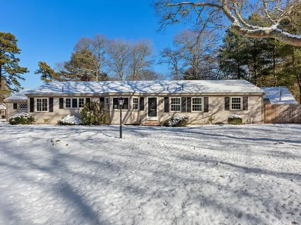 200 Lumbert Mill Rd, Barnstable, MA 02630