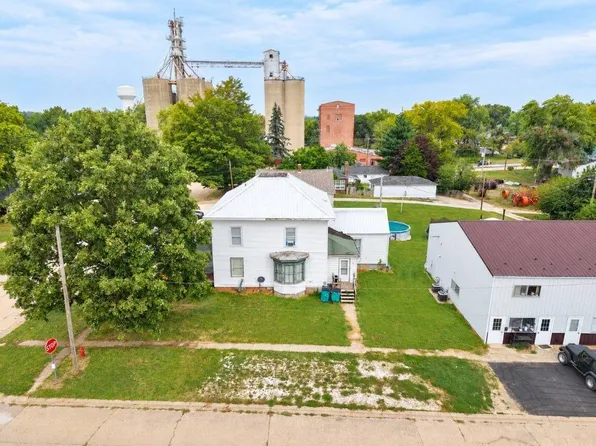404 N Madison St, Pittsfield, IL 62363